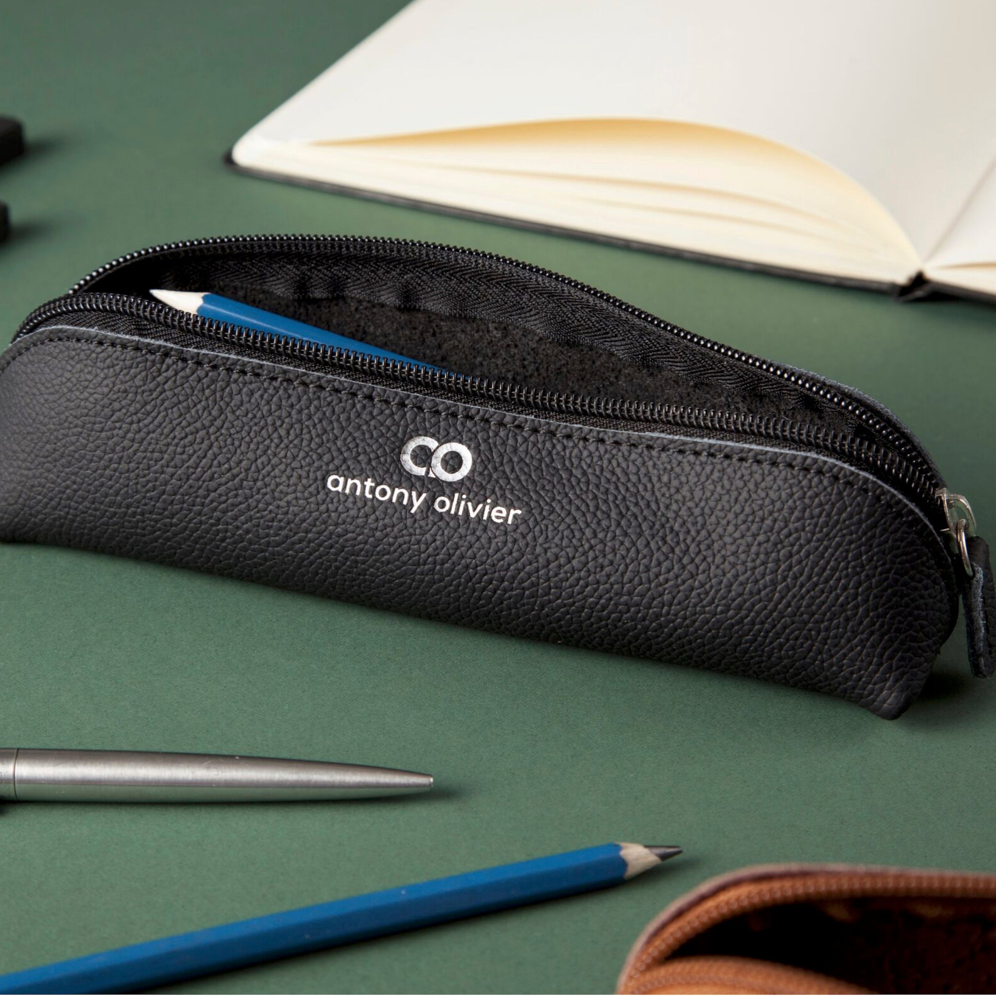 Realistic clearance pencil case